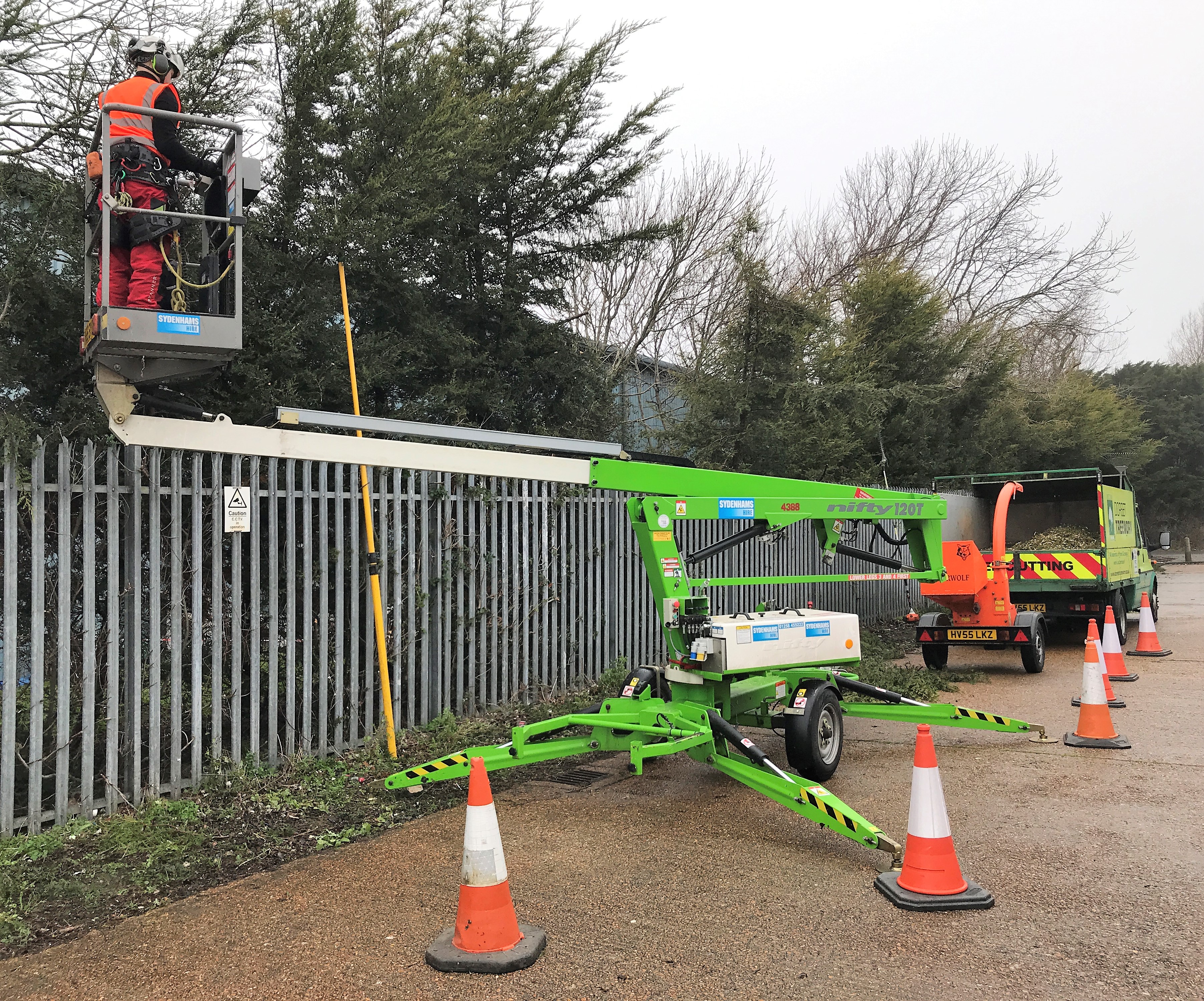 Hedge reduction maintenance service in Weymouth, Dorchester, Portland in Dorset for private and commercial clients - Dorset Treeworx Ltd offering hedge trimming, hedge removal, hedge cutting, hedge stump grinding services